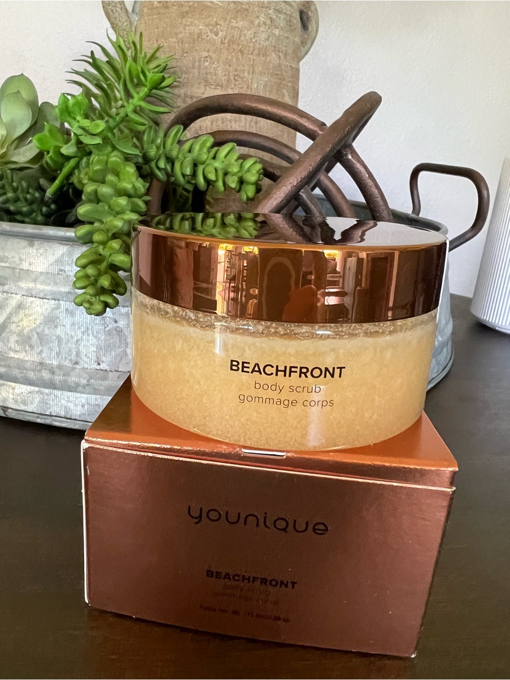 YOUNIQUE Beachfront Body Scrub